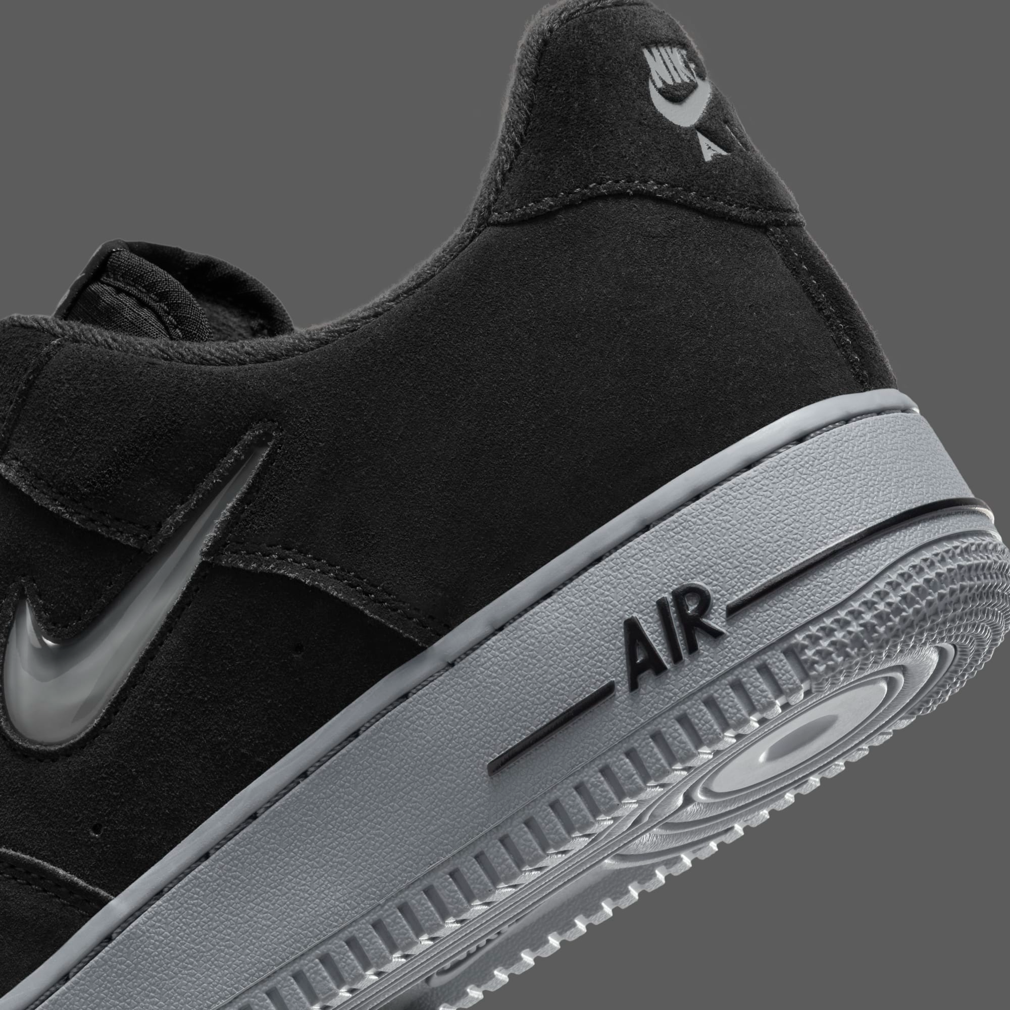 生産終了 NIKE AIR FORCE 1 07 JEWEL SWOOSH 生産終了 NIKE AIR FORCE 1 07 JEWEL SWOOSH